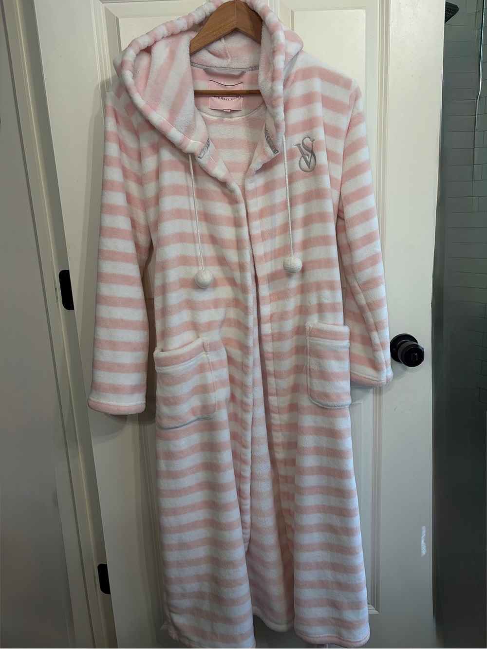 Excellent condition size S Victoria’s Secret pink & white striped robe.